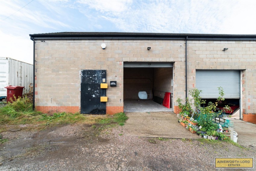 Images for Commercial Unit, Hindle St, corner of Vale St. Darwen