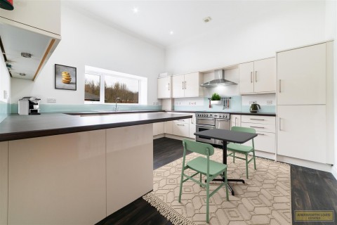 View Full Details for Large 2 Bed Apartment, Charles Street, Darwen