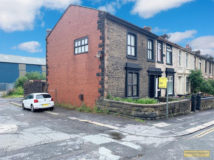 Images for Part Self-Contained Bedsit, Redearth Rd., Darwen