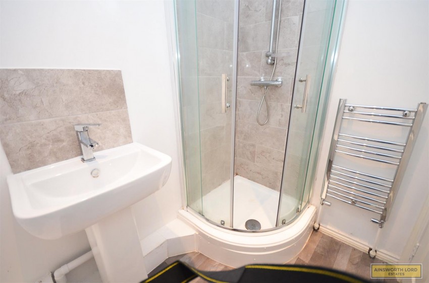 Images for Part Self-Contained Bedsit, Redearth Rd., Darwen
