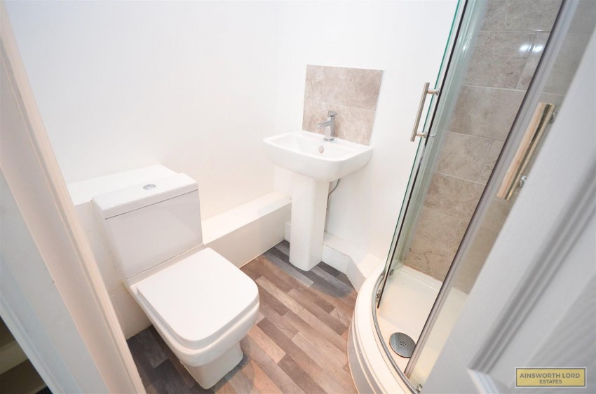 Images for Part Self-Contained Bedsit, Redearth Rd., Darwen
